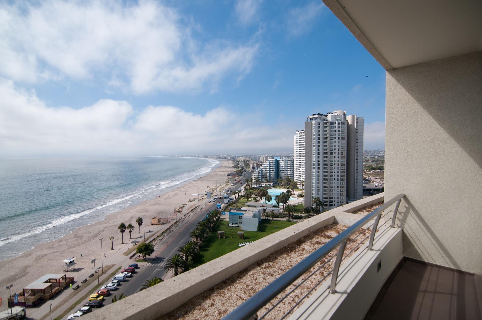 Enjoy Coquimbo 호텔 외부 사진 View of the beach from a balcony at the Shoreham Hotel