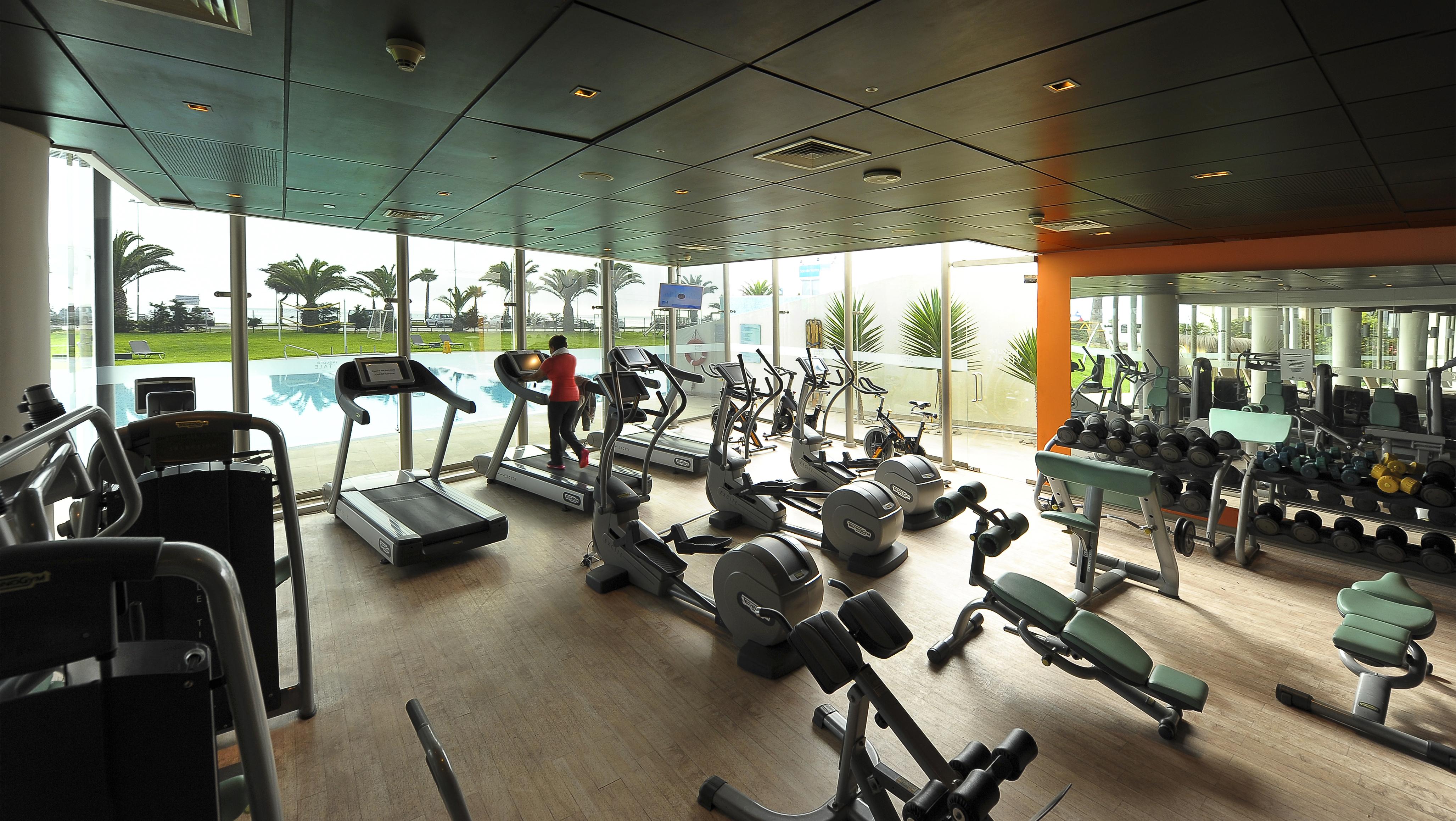 Enjoy Coquimbo 호텔 외부 사진 A gym in Dubai